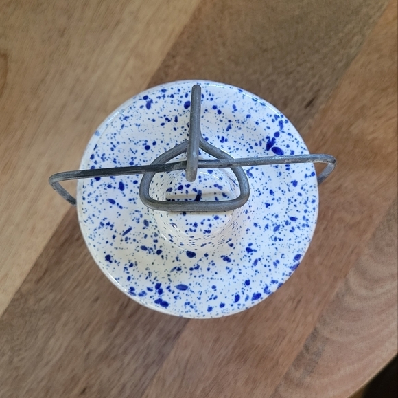 Vintage Blue and White Speckled Pottery Lidded Mini Crock Container - Picture 2 of 10